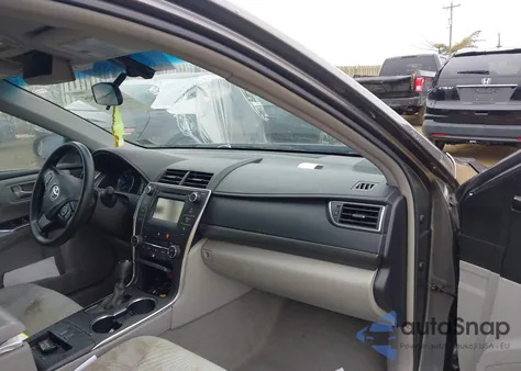 2016 Toyota Camry Hybrid Le z USA, uszkodzony, nr VIN 4T1BD1FK4GU178519